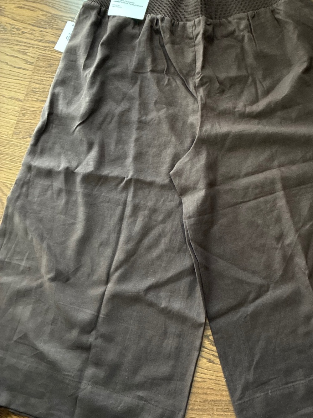 Never worn: cropped pants